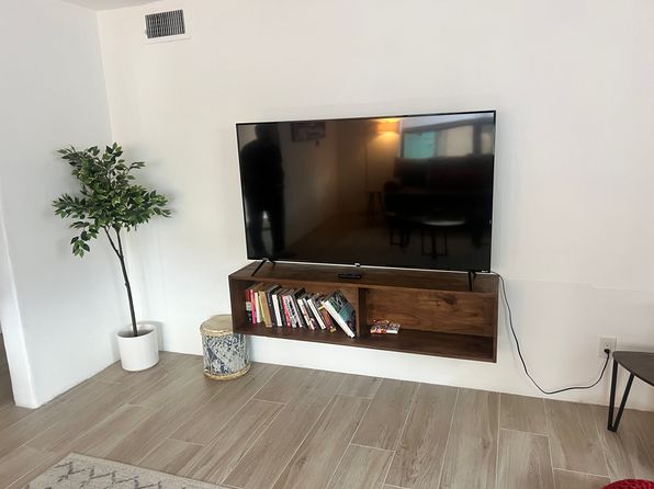 153 E Lupita Rd #3