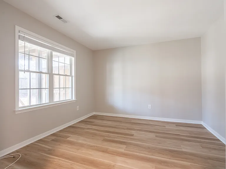 441 Battersea Ln — Photo 28