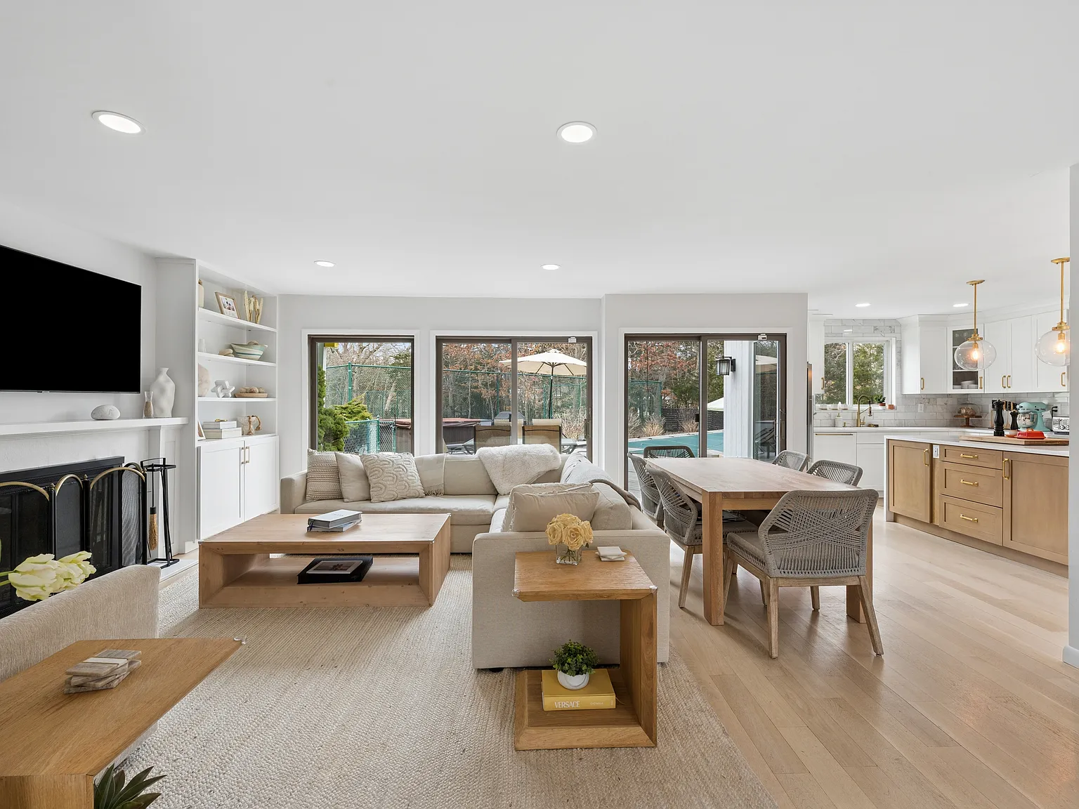 Westhampton Tennis and Pool 4 Beds 3 Baths — Photo 3