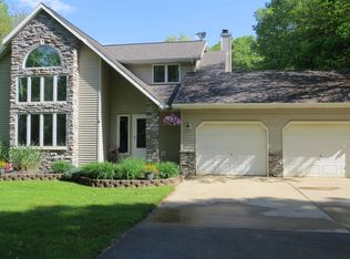 21 108th Ave, Plainwell, MI 49080