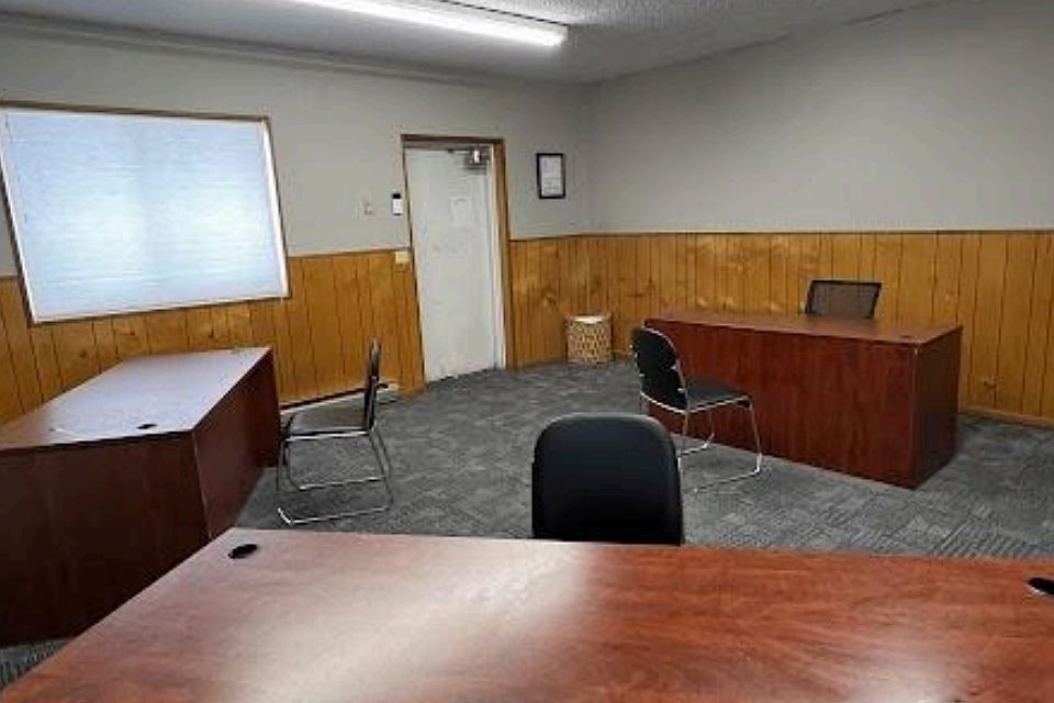 2nd image of 1036 W Broadway Ave #2