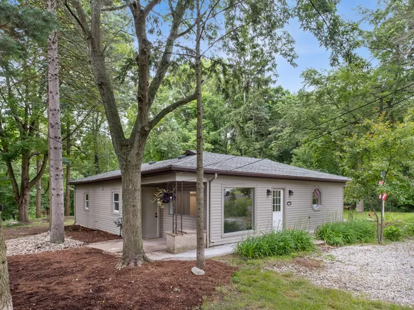 1030 Harding St NW, Grand Rapids, MI 49544