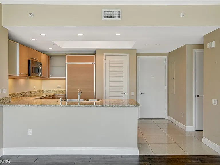 222 Karen Ave #1705 — Photo 7