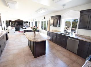 17 Beach Head Rd, Nottingham, NH 03290