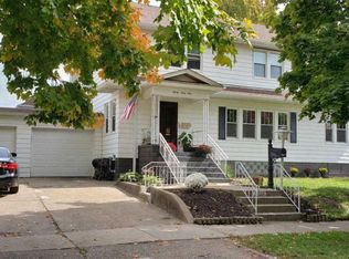 2044 15th St #A, Moline, IL 61265