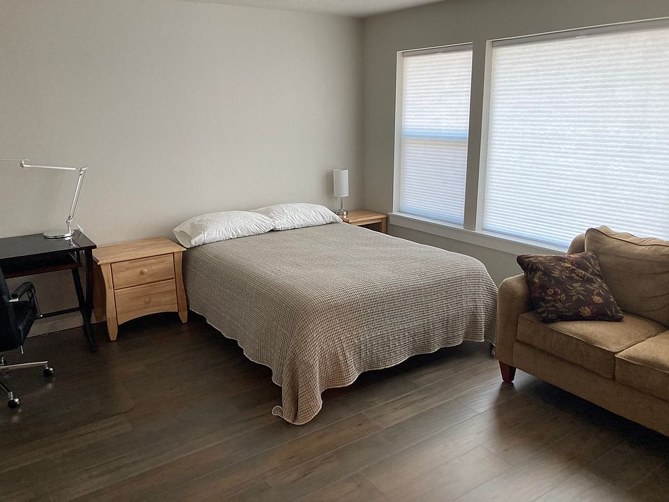 1st image of 707 E 19th St #3