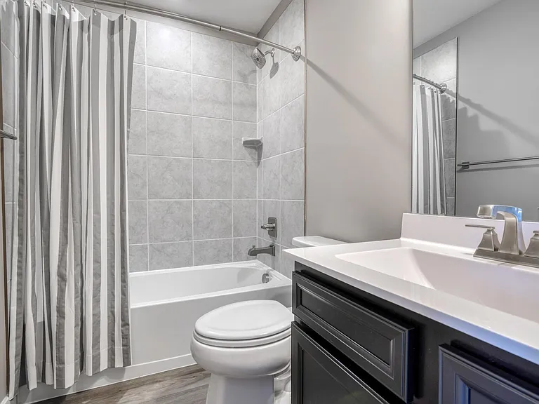 6100 Northwest Dr #1 — Photo 17