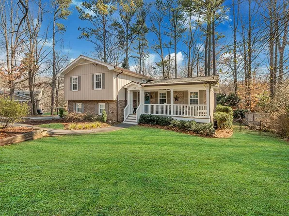 2364 Kingsland Dr, Dunwoody, GA 30360