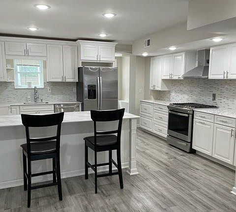 4th image of 63.5 Lafayette St #1