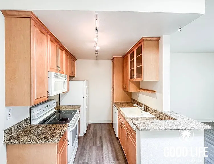 4461 Park Blvd #5 — Photo 4