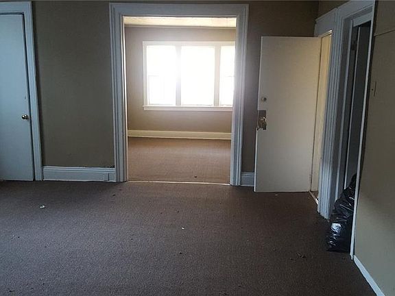 3rd image of 567 West Ave