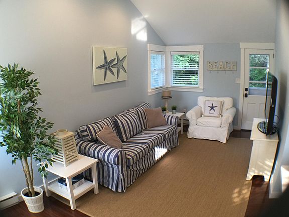 Living Room, 55" TV