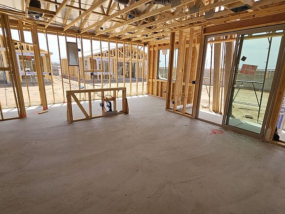 5th image of 2025 E LARIAT Avenue