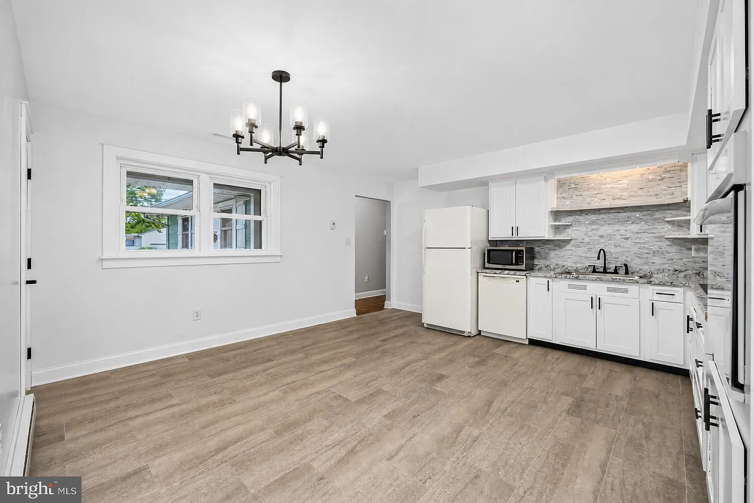 3 bed, 1258 sqft, $3,800 — Photo 4