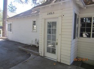 25065 Ocean View Dr, Crestline, CA 92325