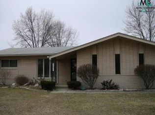 3641 Finch Dr, Troy, MI 48084