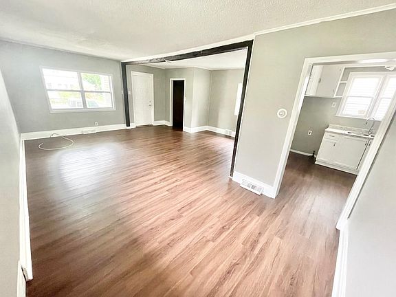 4th image of 103 Manhattan Ave