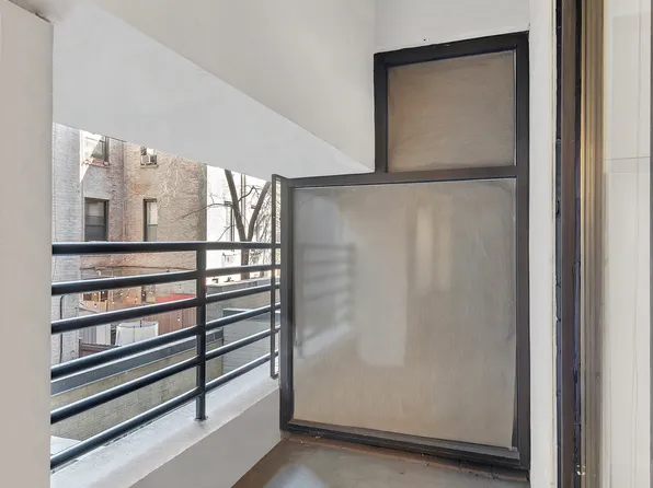 135 West 70th Street image 14 of 25