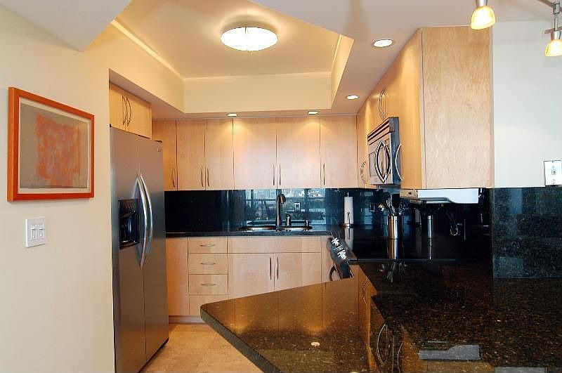2nd image of 1900 Sunset Harbour Dr #803