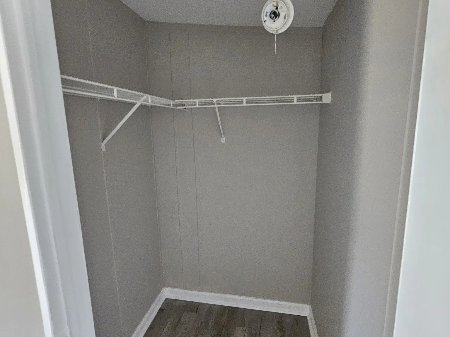 3 bed, 1100 sqft, $1,100 — Photo 3