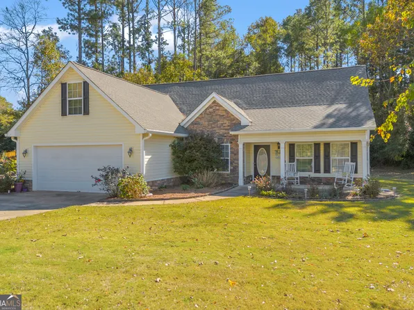 318 Richmond Dr, Social Circle, GA 30025