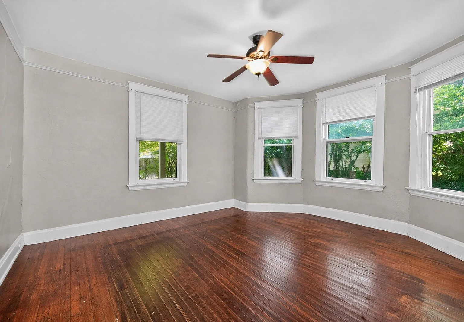 4 bed, 1.0 bath, 1596 sqft, $1,980 — Photo 4