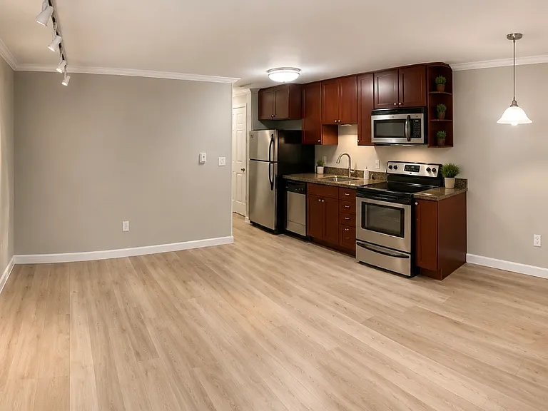 1135 Elizabeth St #302 — Photo 4