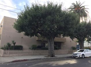 18444 Collins St APT 2, Tarzana, CA 91356