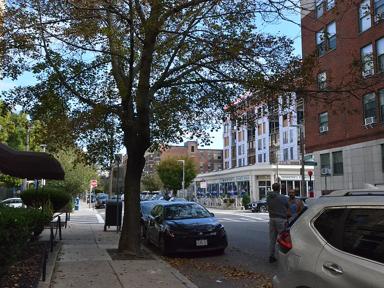 56 Queensberry St #4 — Photo 4