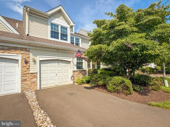 708 Harrowgate Ln #66, New Hope, PA 18938