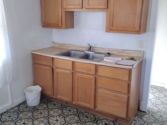 2nd image of 609 East St