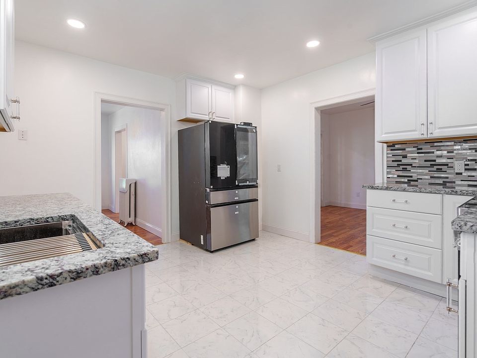 1st image of 10 Walnut St