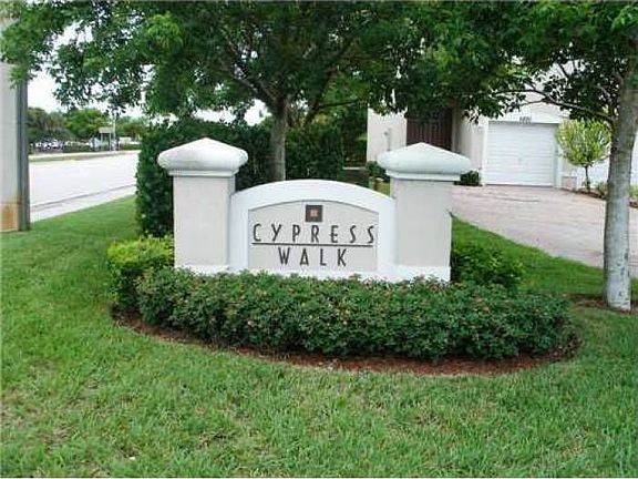 4th image of 8720 Cypress Walk Ct