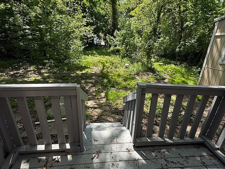 319 Rutherford Ave — Photo 14