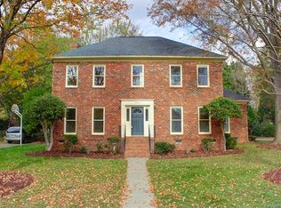 9507 Sardis Glen Dr, Matthews, NC 28105