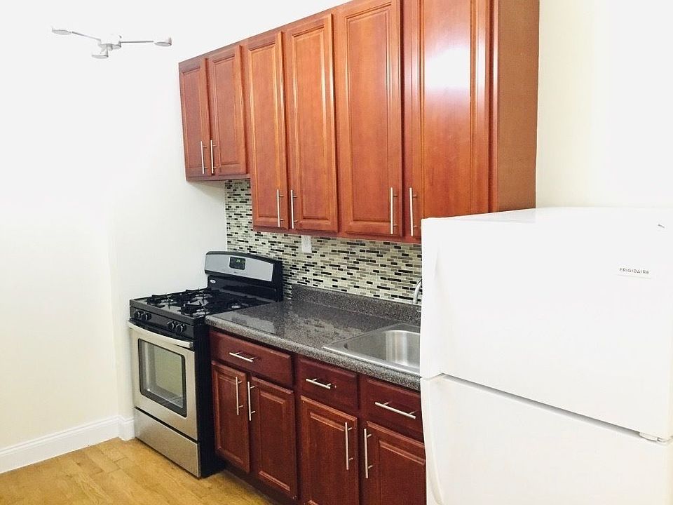 1st image of 324 Montgomery St #2F