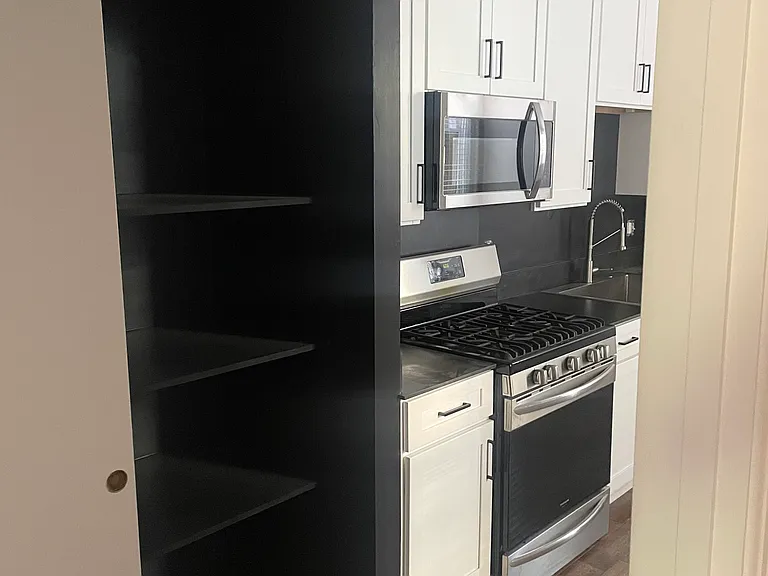 449 W Chestnut St #1 — Photo 5