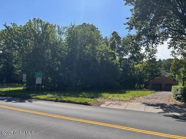 2544 Aqueduct Road, Niskayuna, NY 12309