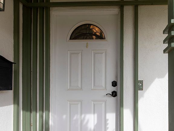 3rd image of 124 Princeton Pl