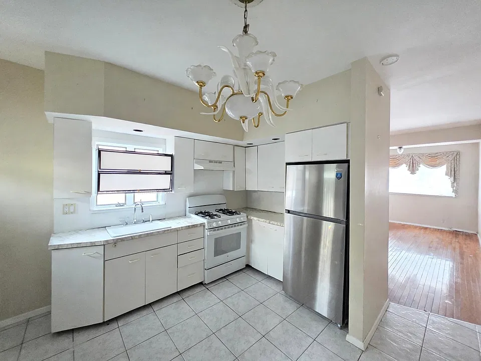286 New Dorp Ln #1