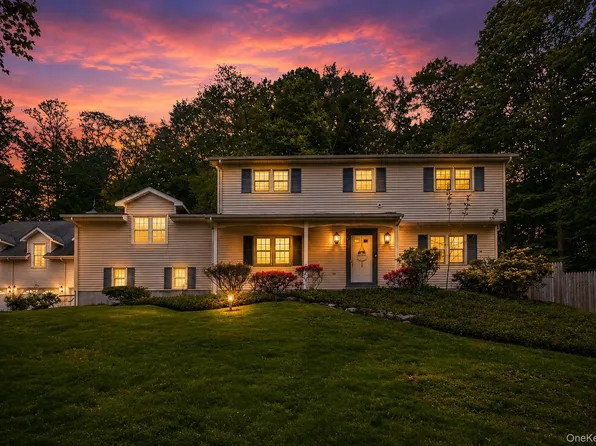 2 Watergate Drive, Amawalk, NY 10501