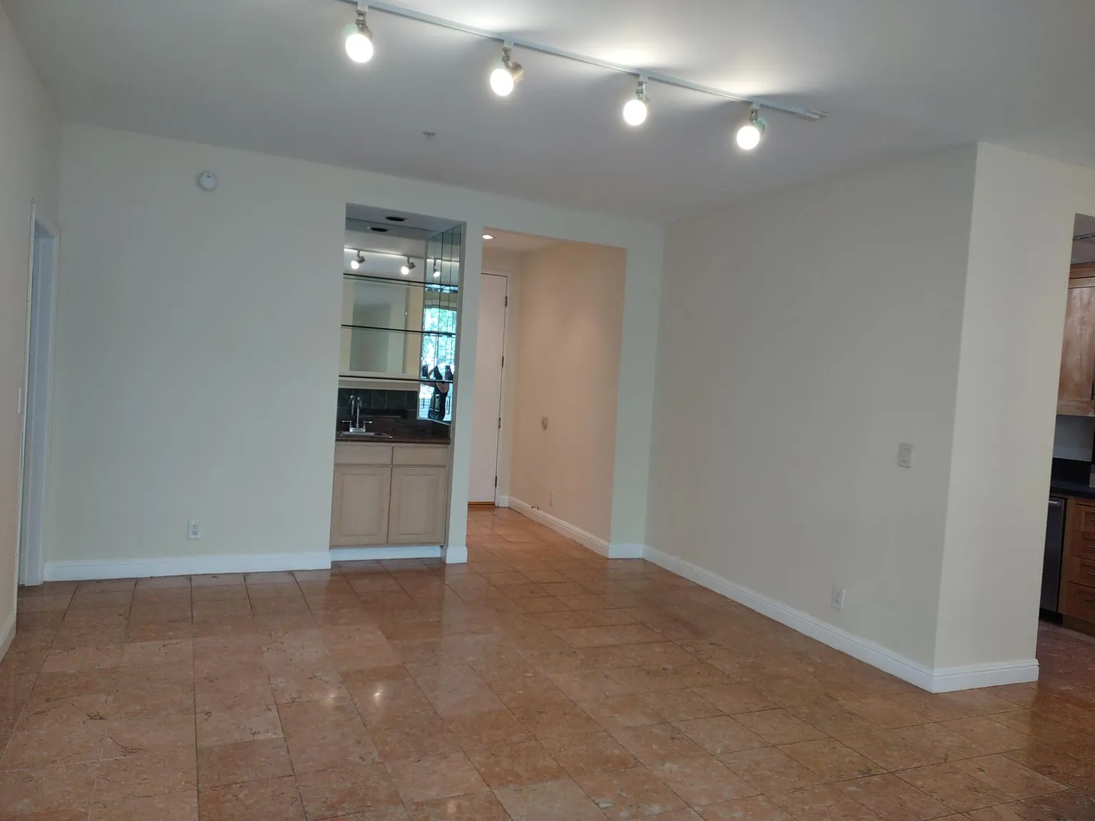 2 bed, 1281 sqft, $3,695 — Photo 4