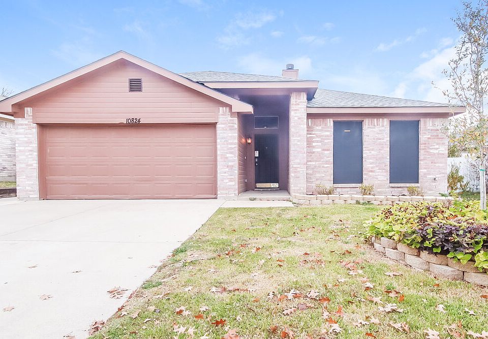 1st image of 10824 Deauville Cir N