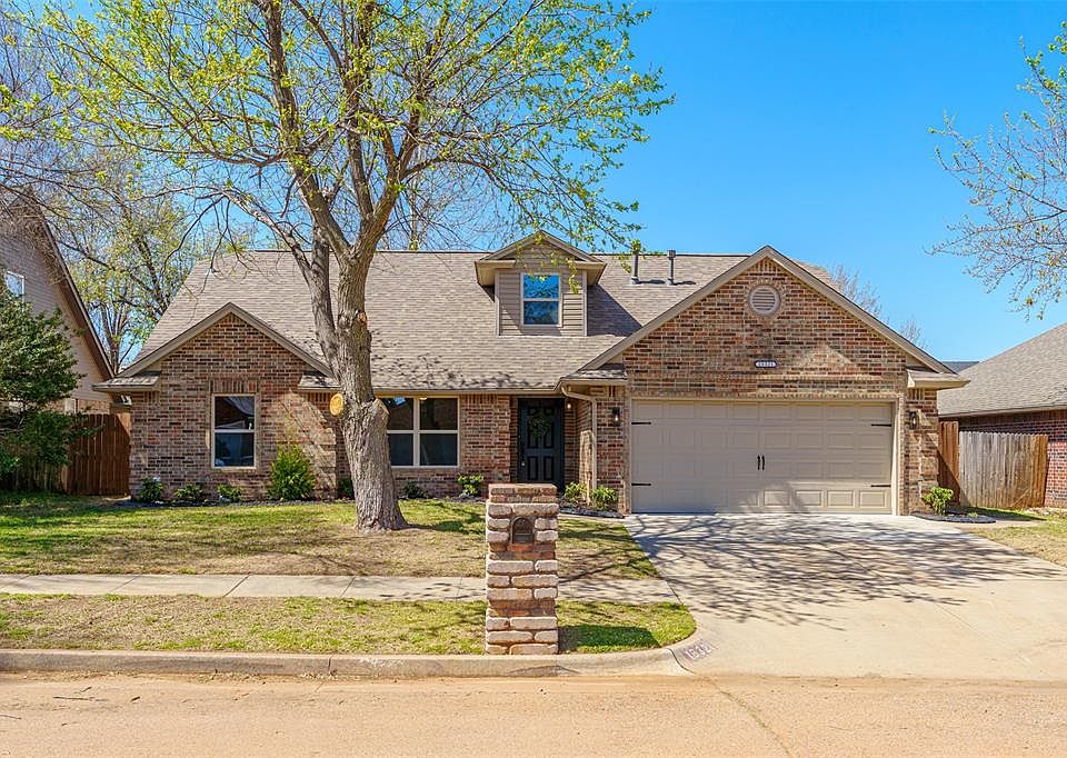 1st image of 18321 English Oak Ln
