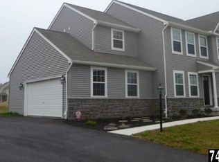 3271 Raintree Rd, York, PA 17404