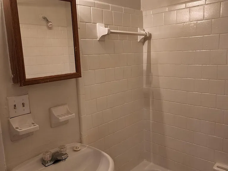 585 Marina St — Photo 10