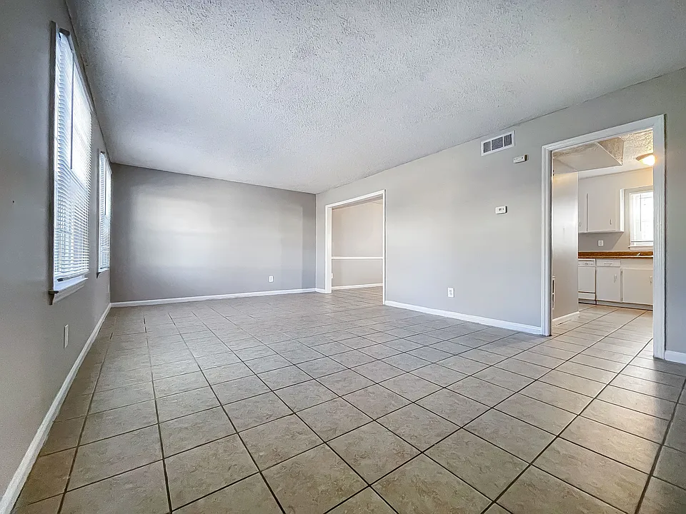 Charlotte NC Apartments For Rent | Arcadian Village | Spacious Living Area