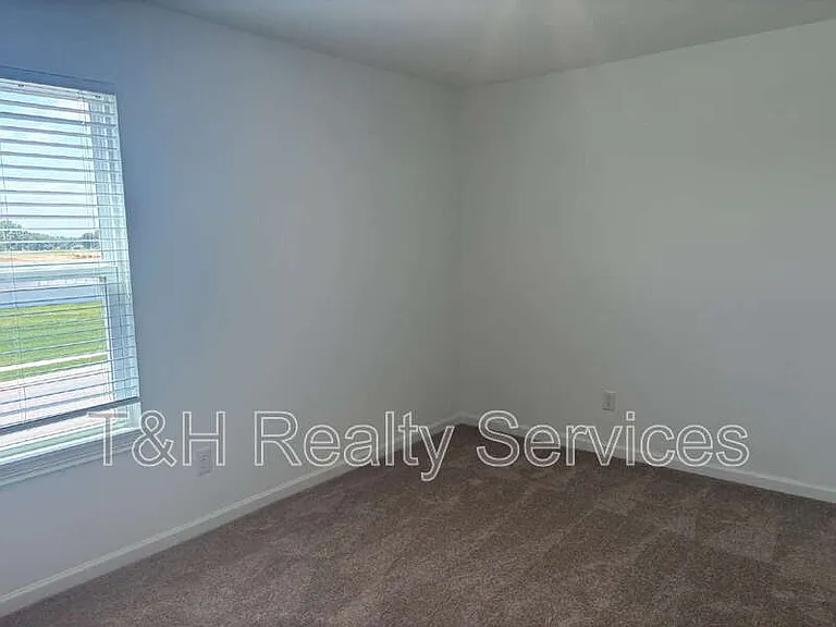 354 N Grand Oak Dr — Photo 22