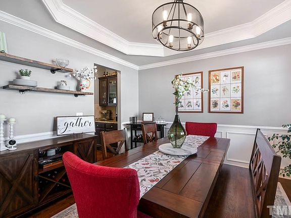 4th image of 83 Castello Way