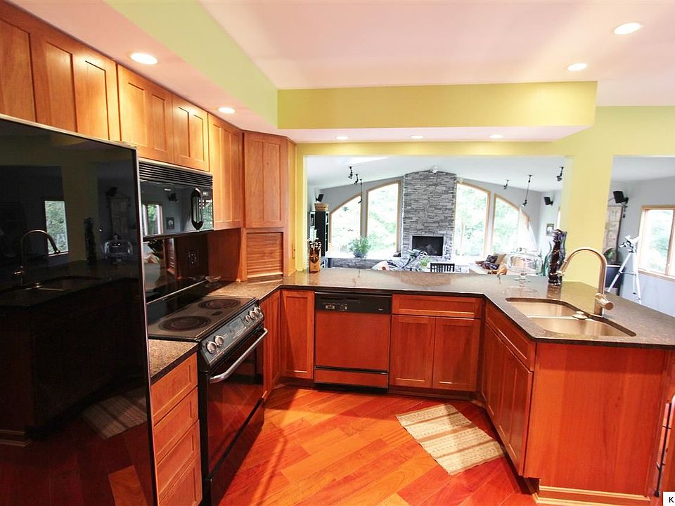 1st image of 10551 Springwater Dr